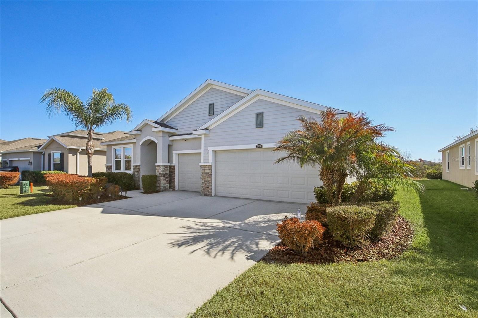 32030 Goddard Dr photo 3