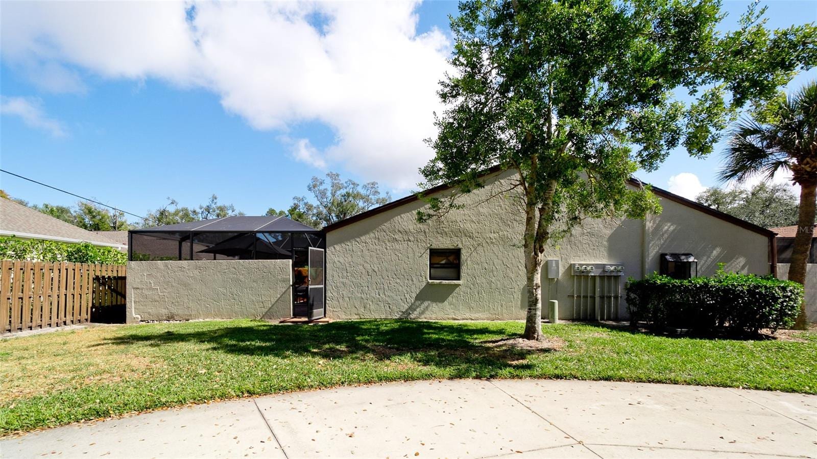 4527 Park Lake Ter N photo 2