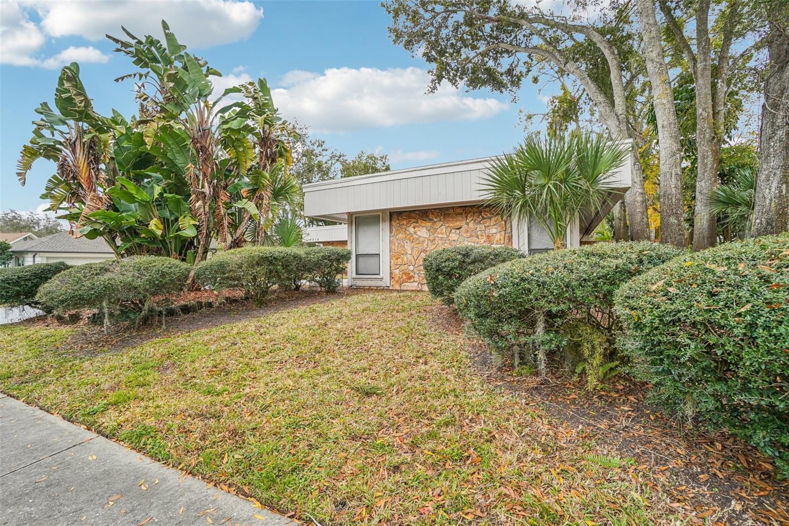 4218 Water Oaks Ln photo 2
