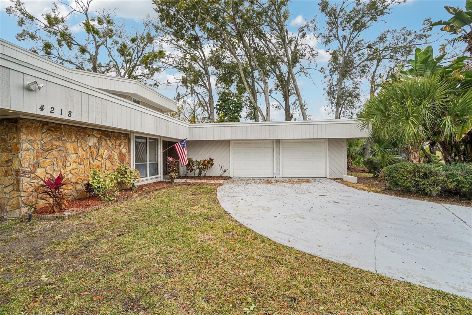 4218 Water Oaks Ln photo 3