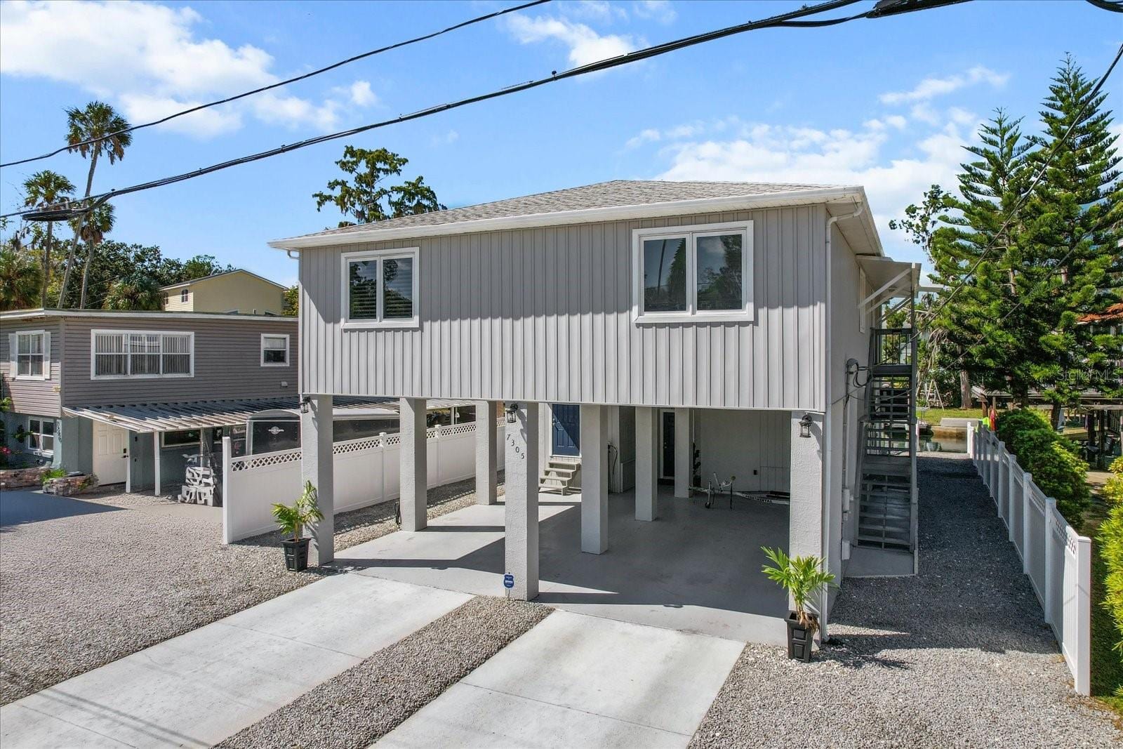 7305 Tropical Dr photo 3