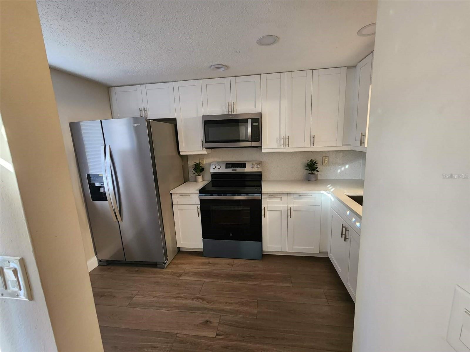 209 Corkwood Ln photo 3