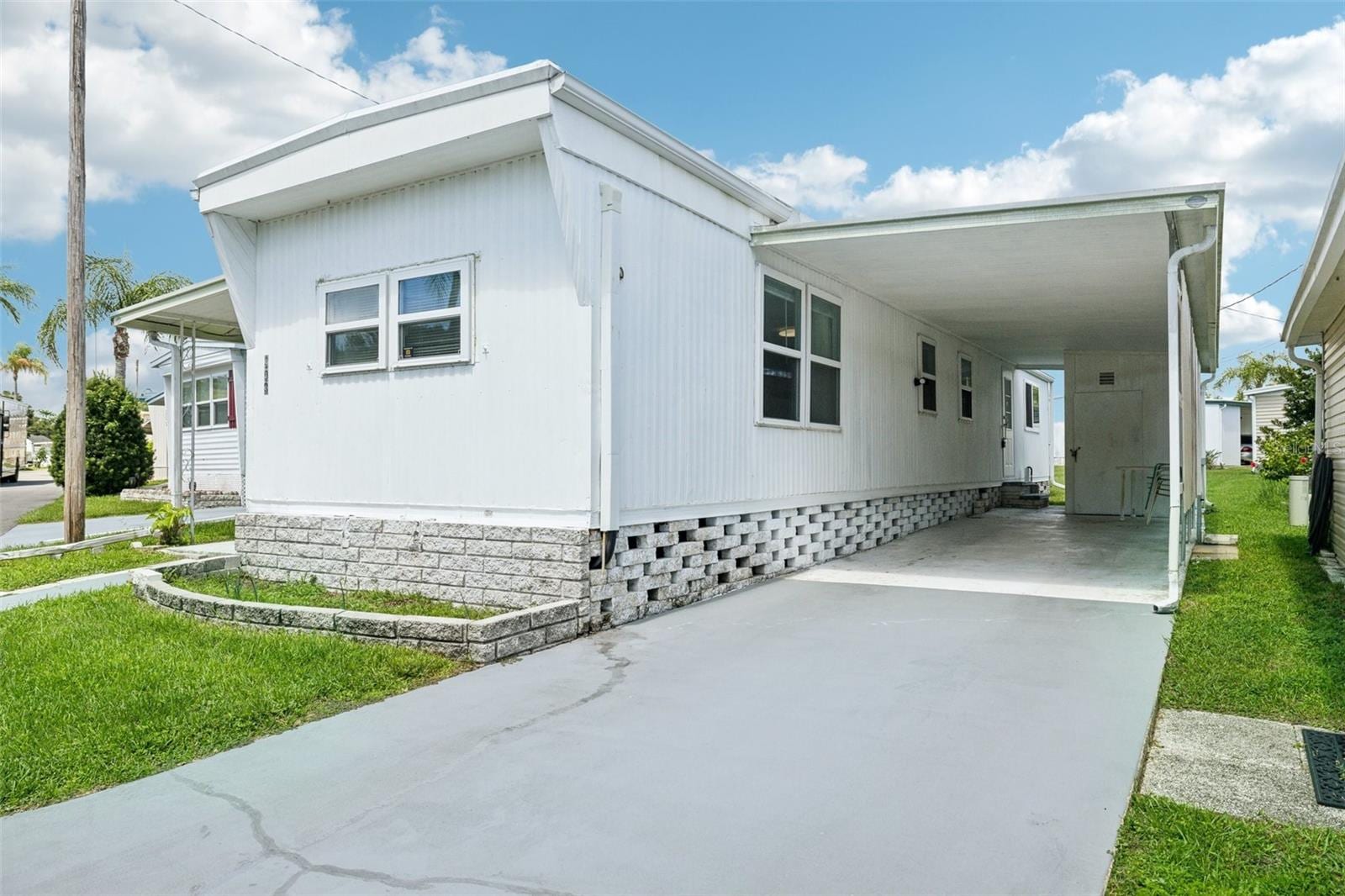 1600 Old Coachman Rd #303 photo 2