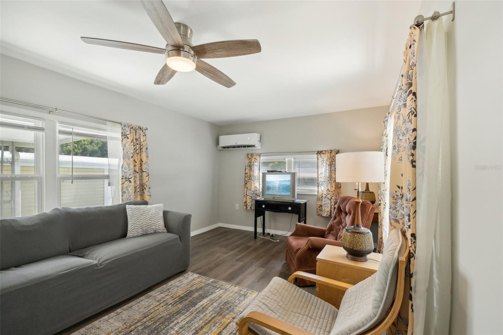 1600 Old Coachman Rd #303 photo 5