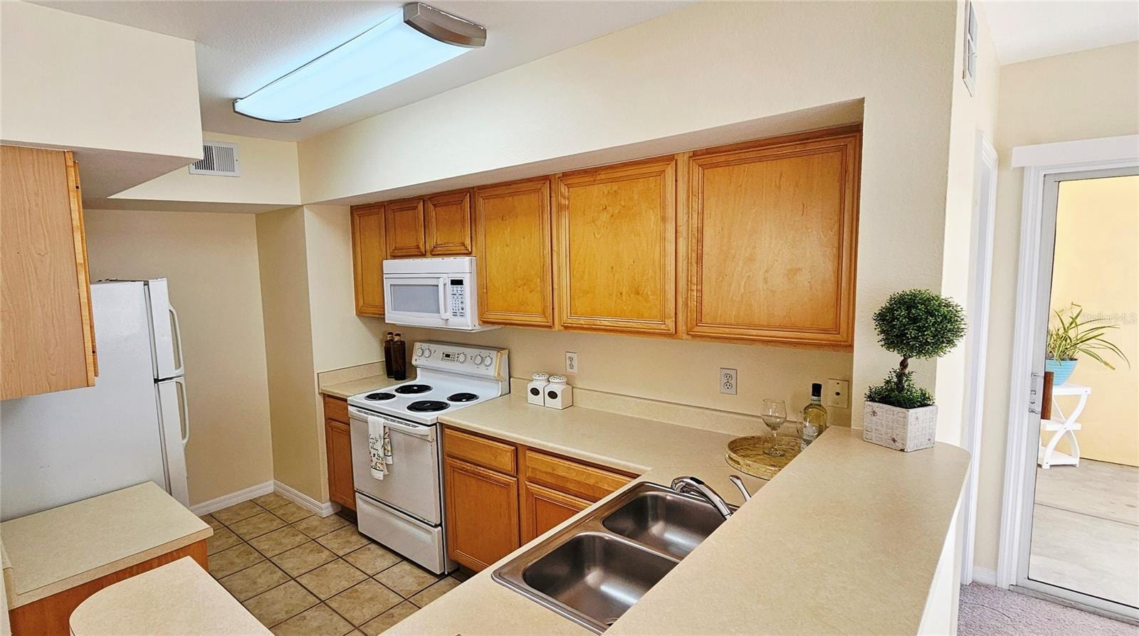 1040 Villagio Cir #201 photo 5