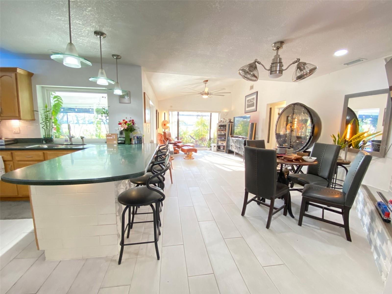 4076 Southwell Way photo 3