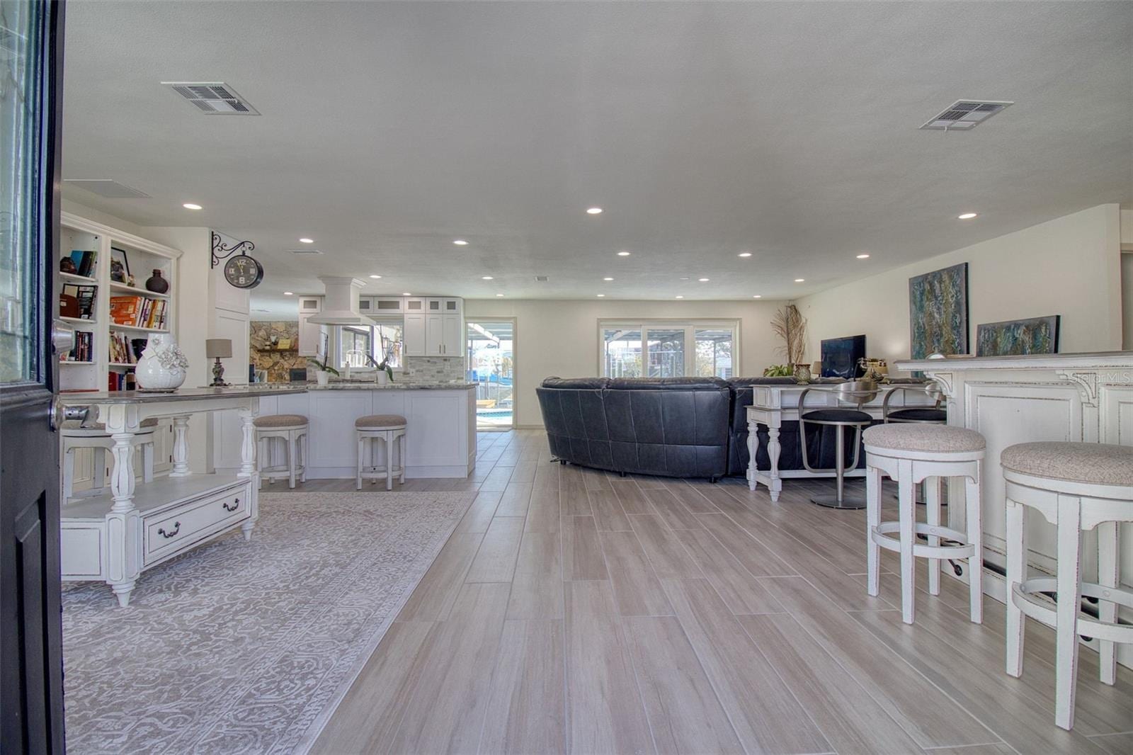 13804 Plumosa Ave photo 4
