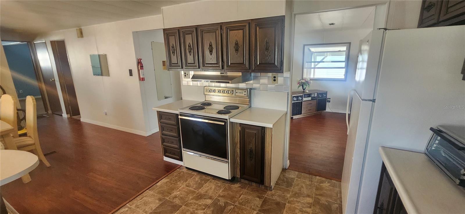 3229 Tiki Dr photo 5