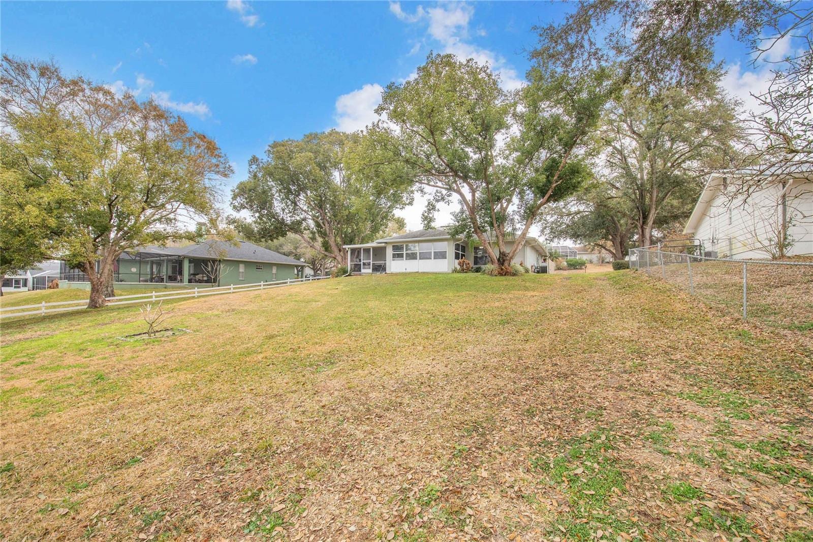 194 S Lake Mariam Dr photo 2