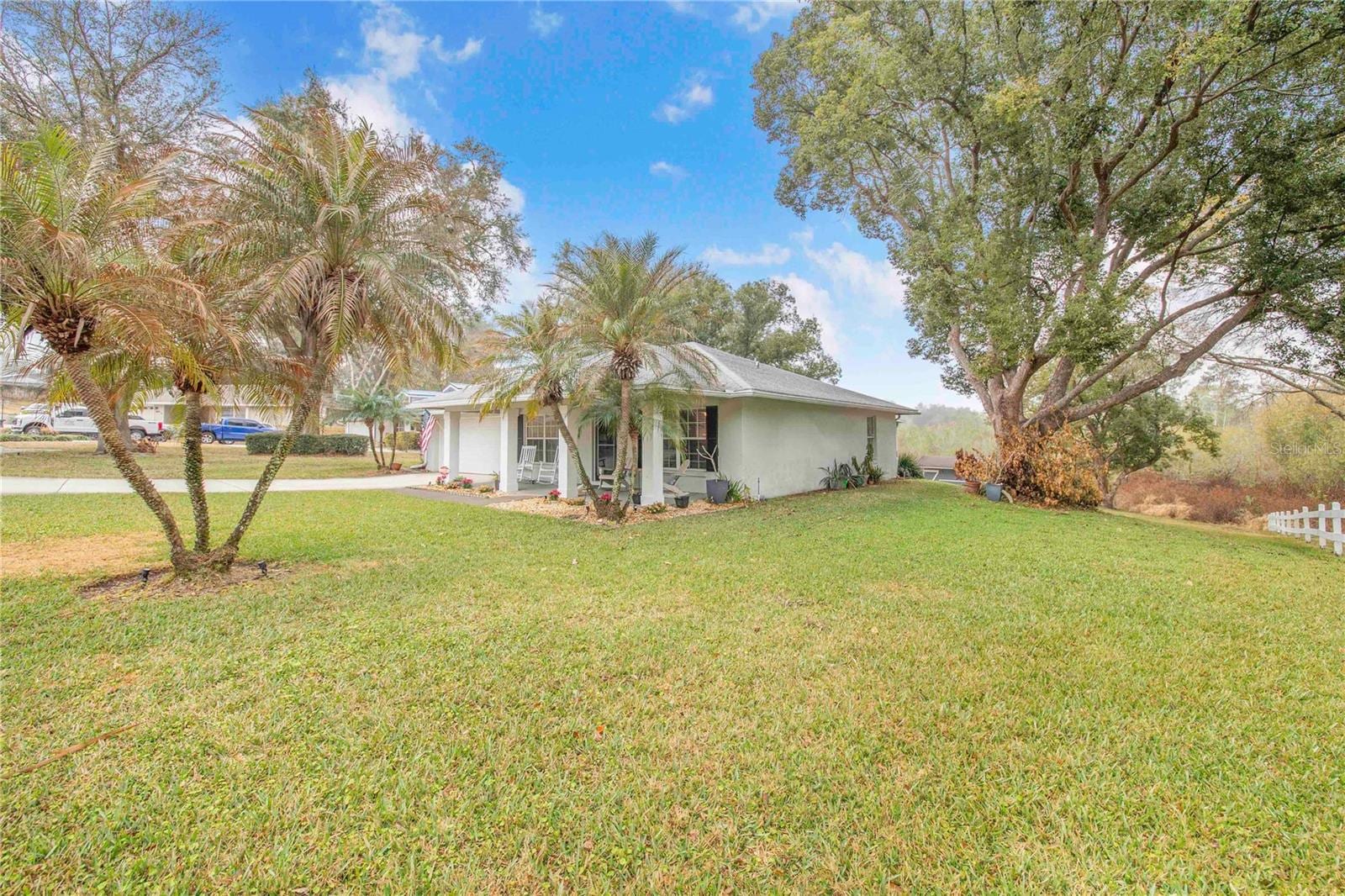 194 S Lake Mariam Dr photo 4
