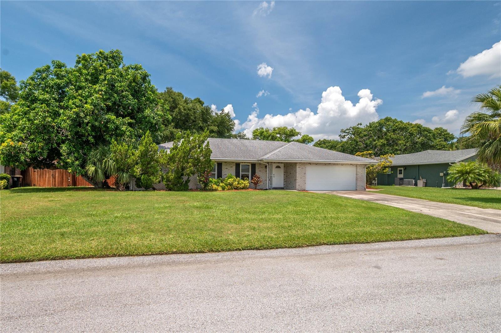 305 Hernando Rd photo 2