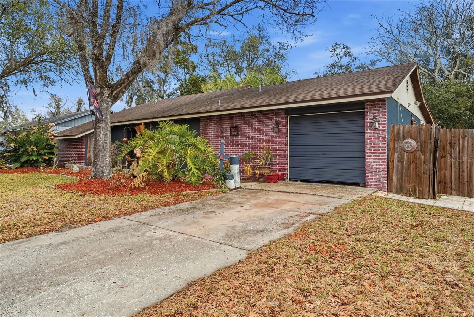 17603 Cranbrook Dr photo 3