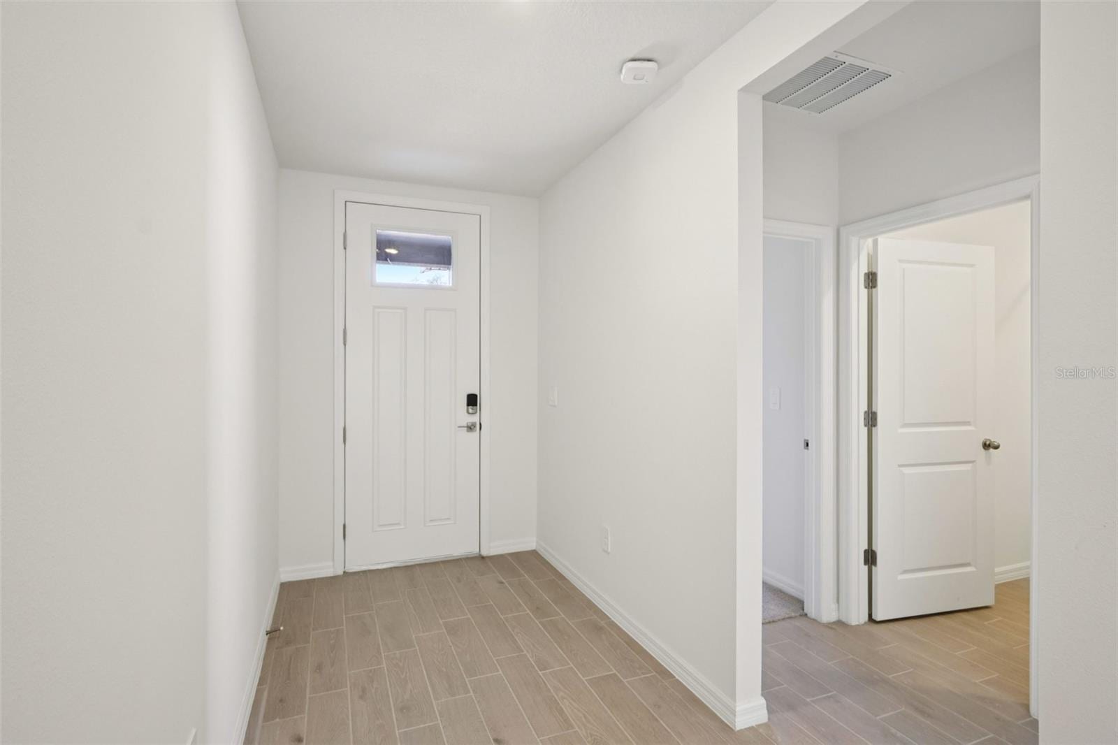 7200 Ray Creek Dr photo 4