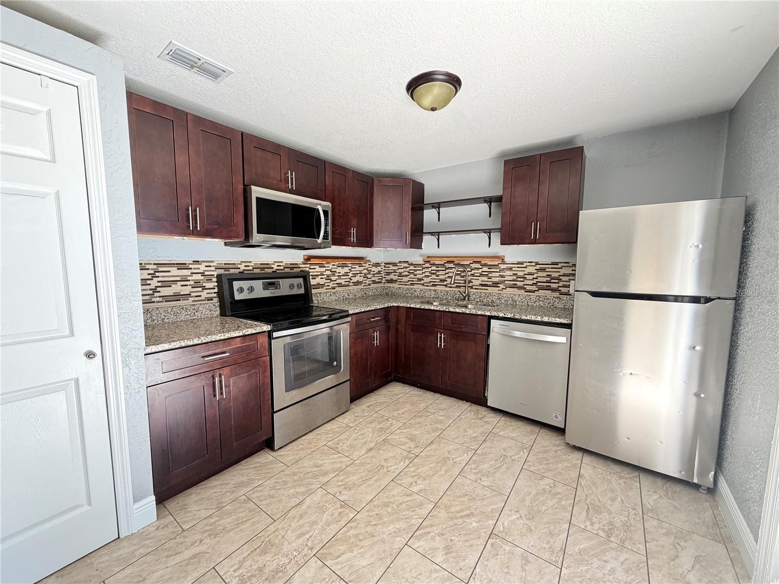 922 Martin Luther King Blvd NE photo 5