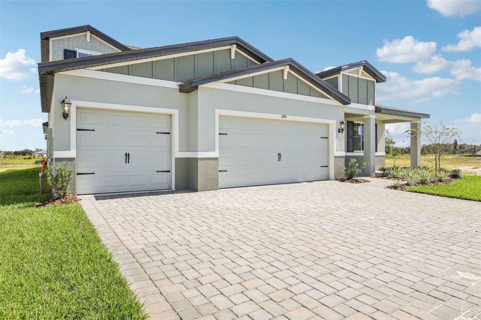 1740 Draughton Dr photo 3