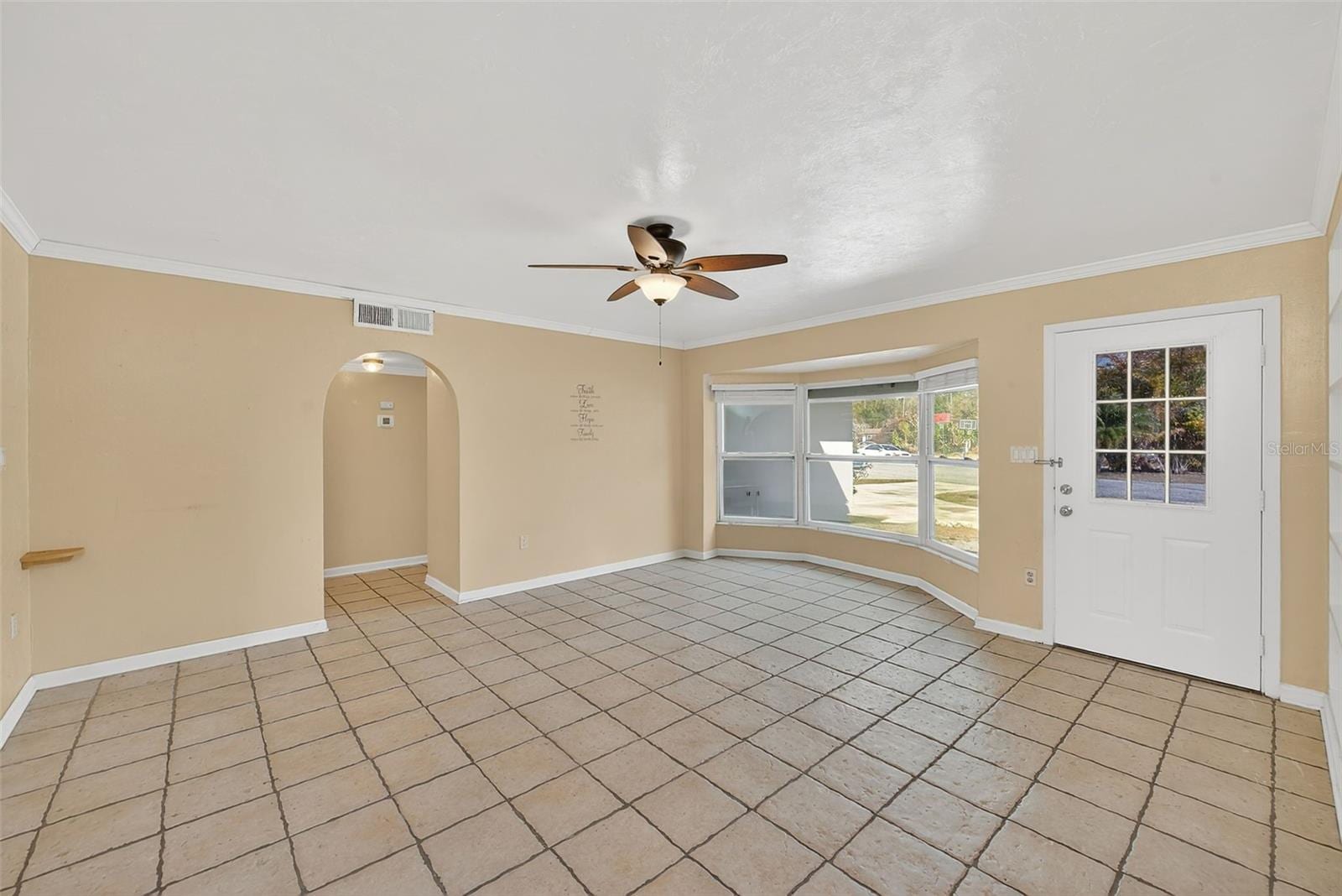 3946 Omega Cir photo 2