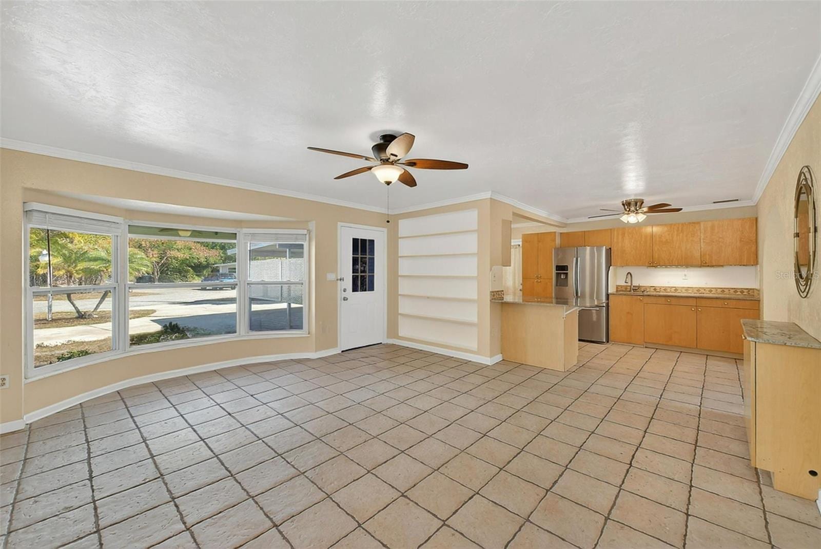 3946 Omega Cir photo 4