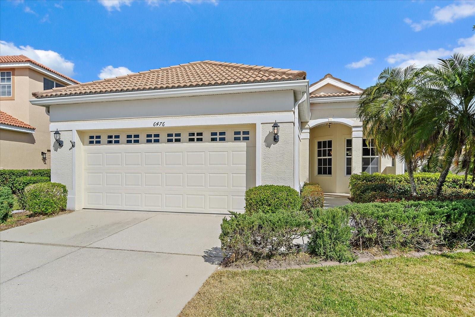6476 Rookery Cir photo 2
