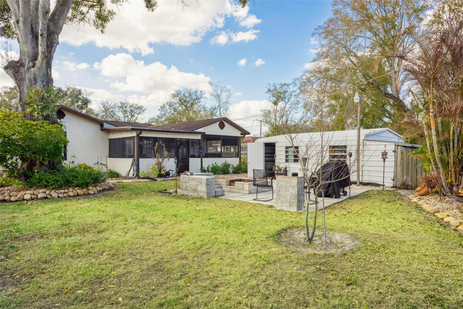 1023 N Bask Dr photo 4