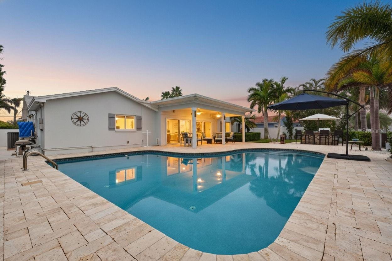 136 Windward Is photo 3