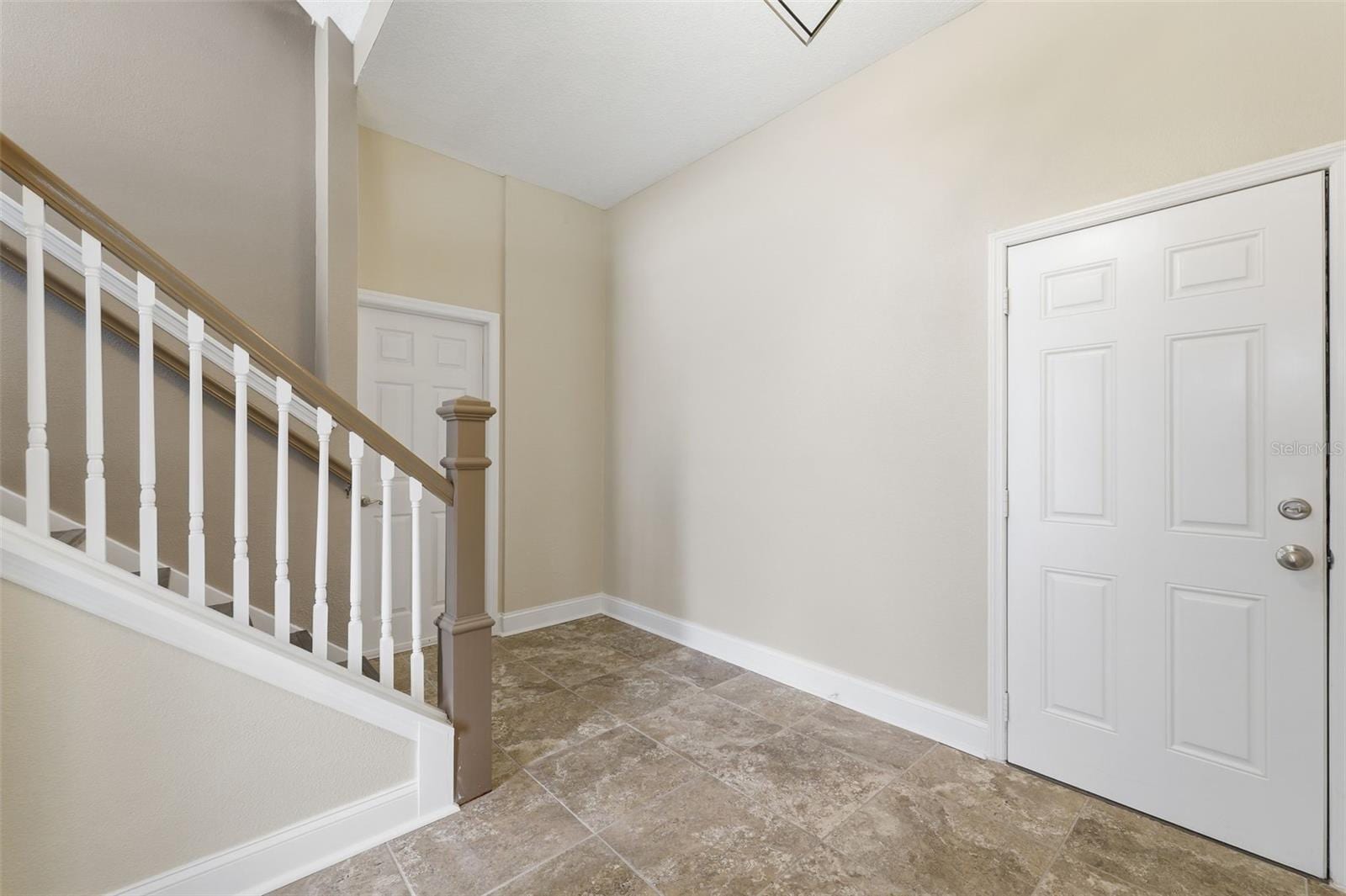13741 Judy Ave photo 4