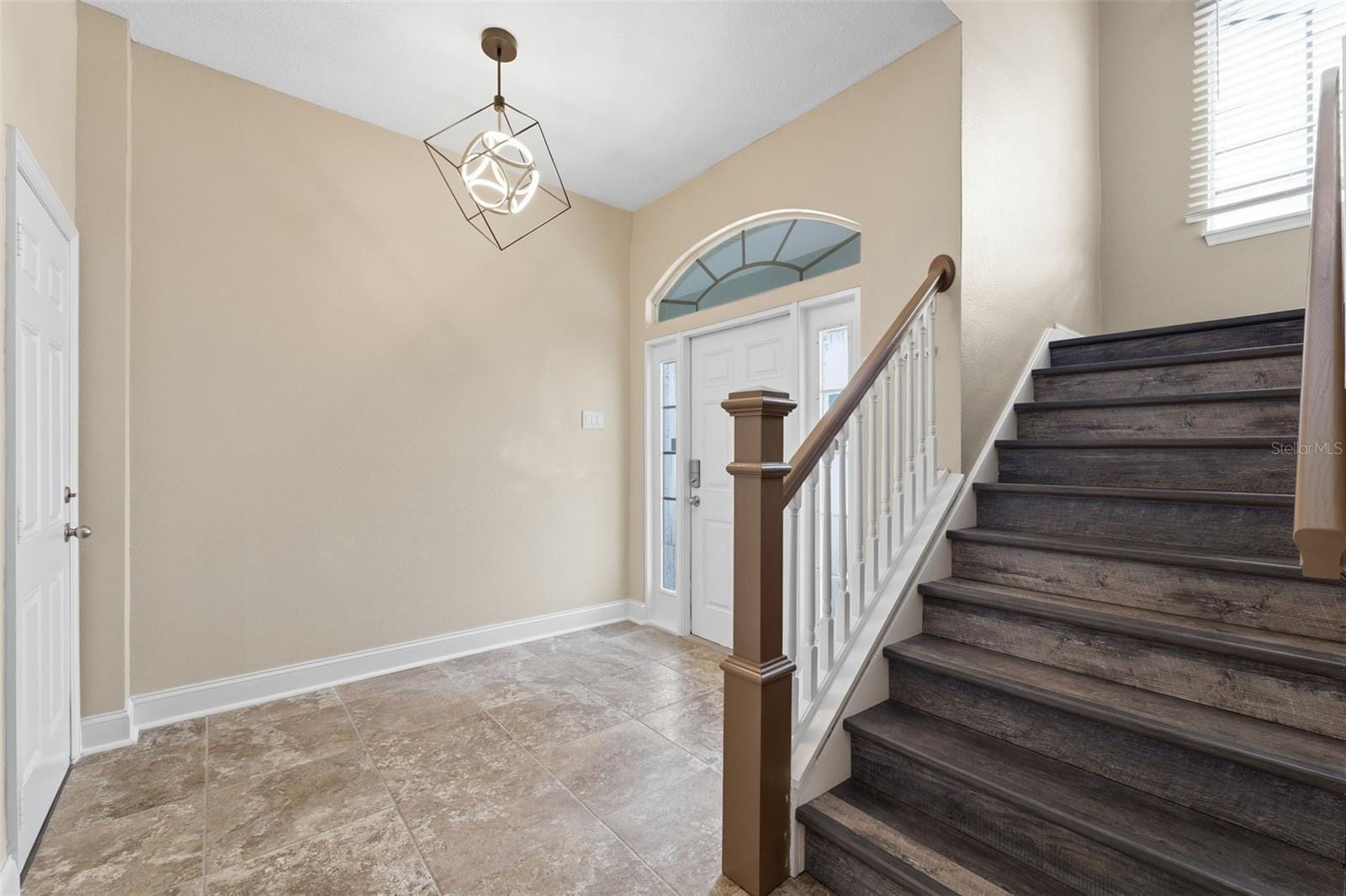 13741 Judy Ave photo 5