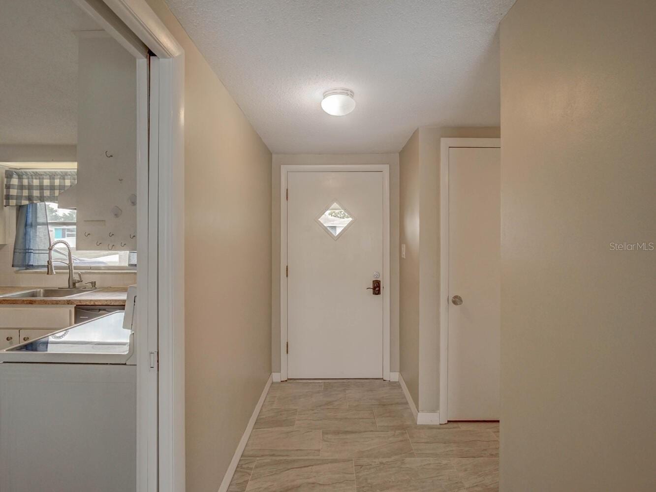 10320 Honeysuckle Ln photo 5