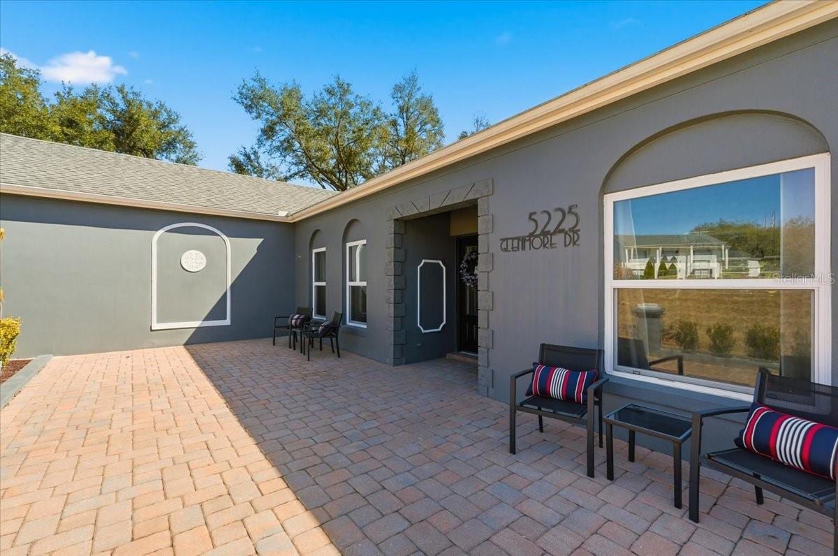 5225 Glenmore Dr photo 2