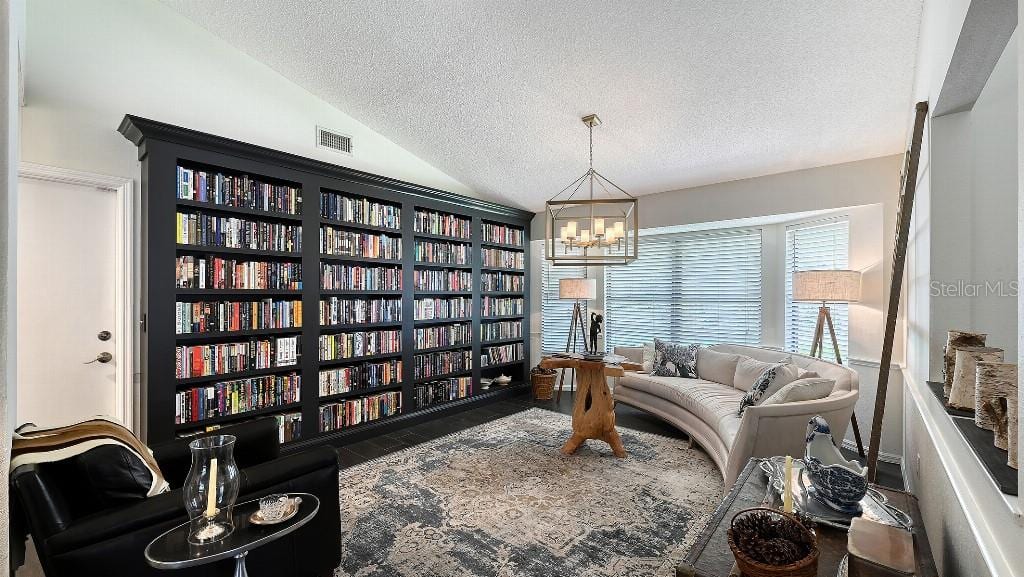 721 Forestview Dr photo 2