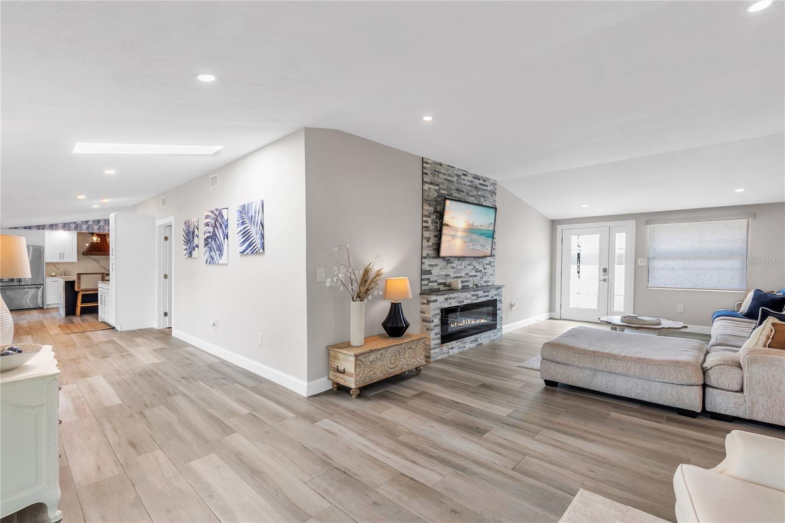 765 Saint Judes Dr N photo 5