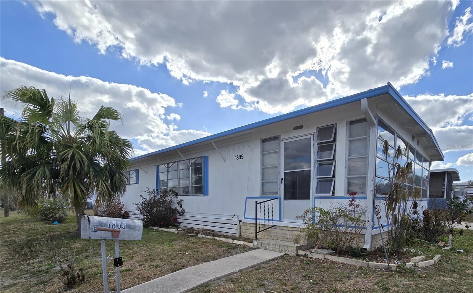 1805 Blue Lake Dr photo 3