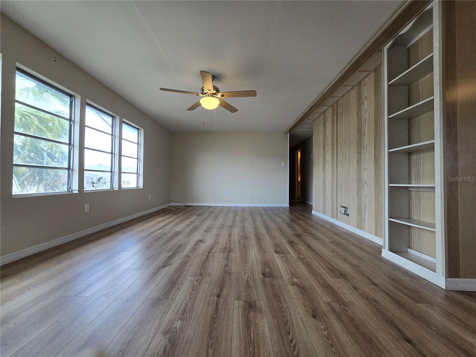 1805 Blue Lake Dr photo 4