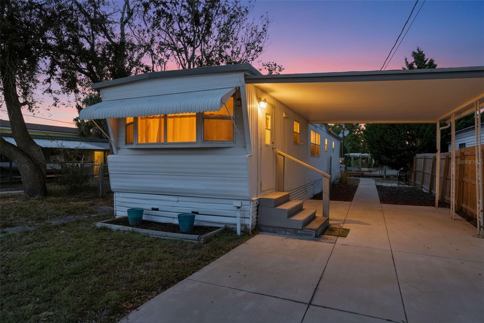6727 Albatross Ln photo 2