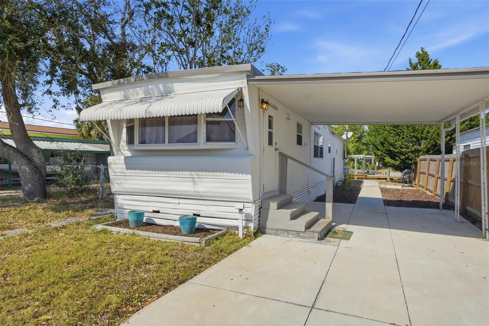 6727 Albatross Ln photo 3
