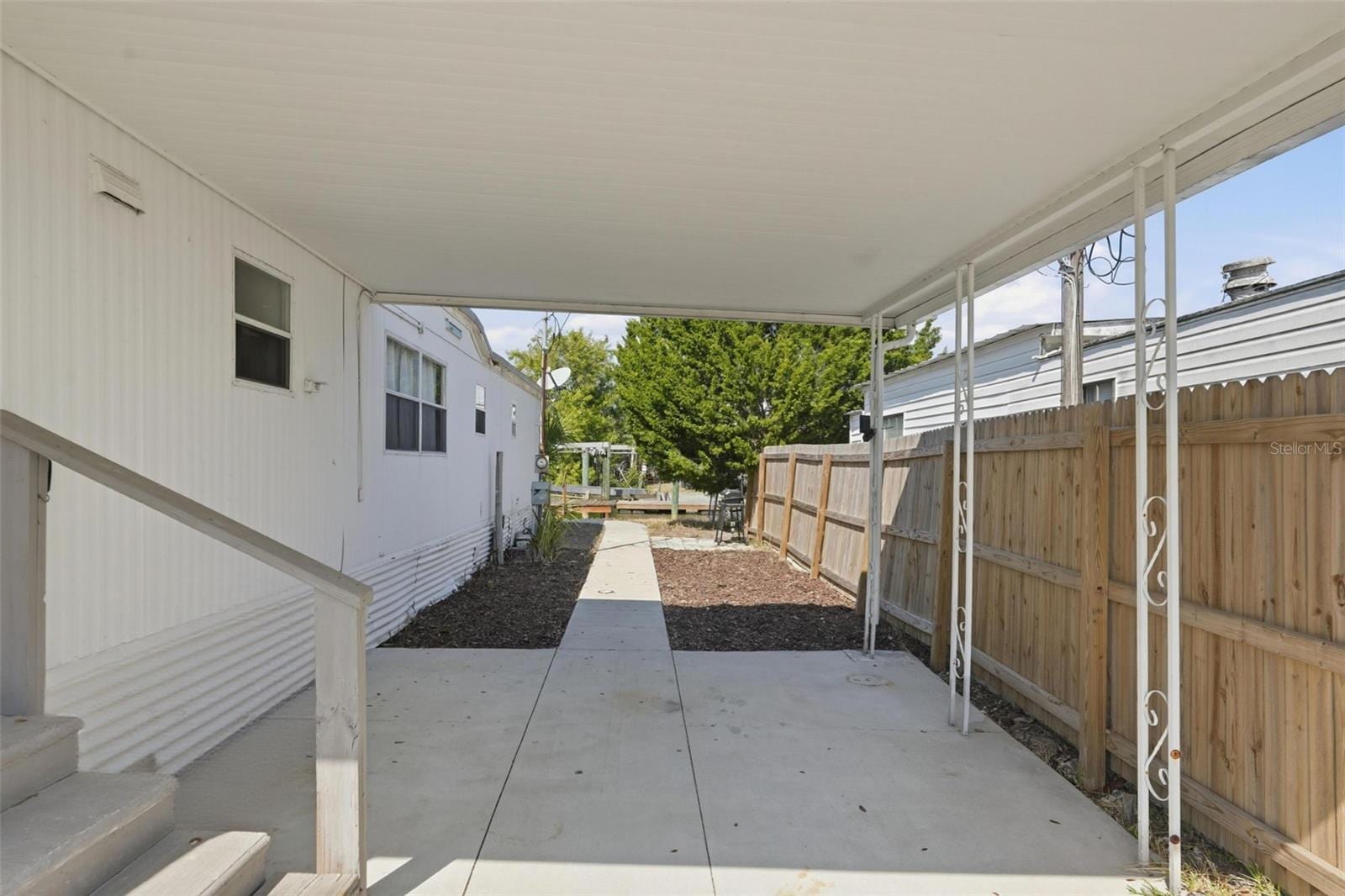 6727 Albatross Ln photo 4