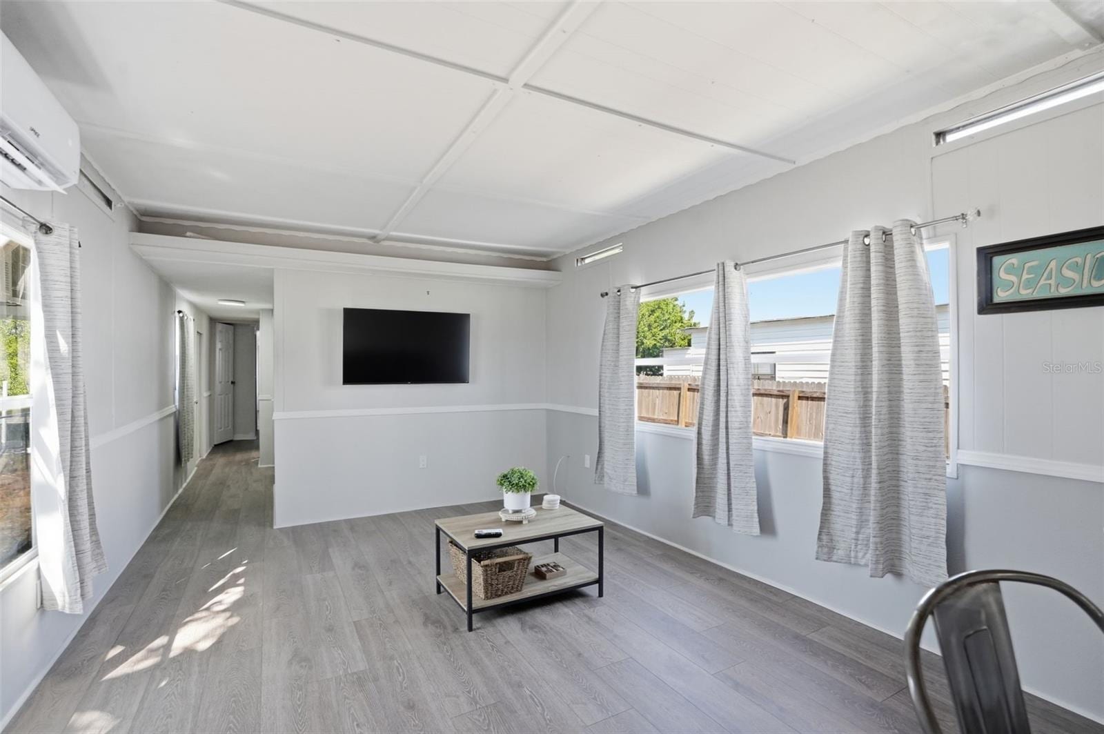 6727 Albatross Ln photo 5