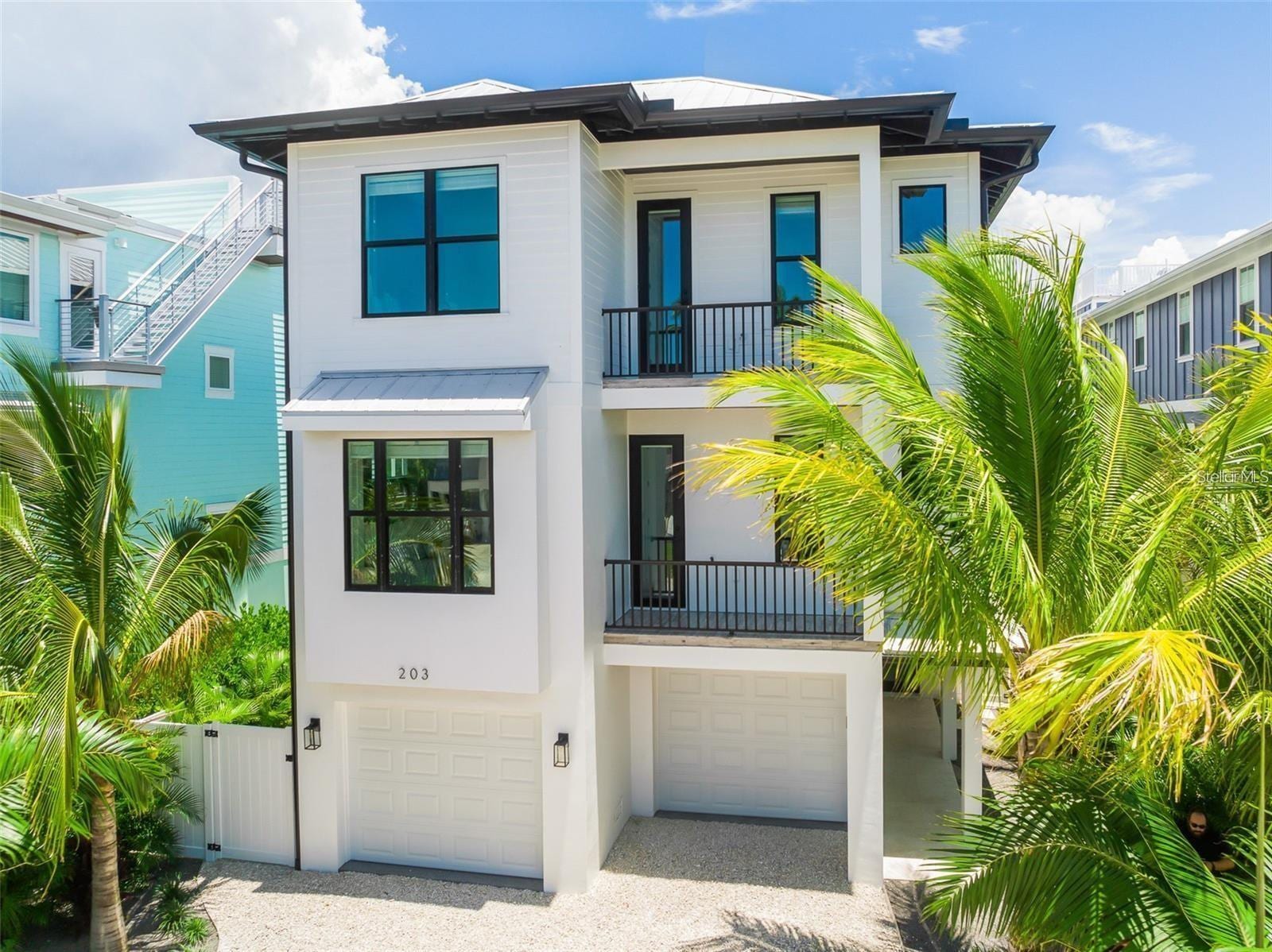 203 Bay Dr N photo 3