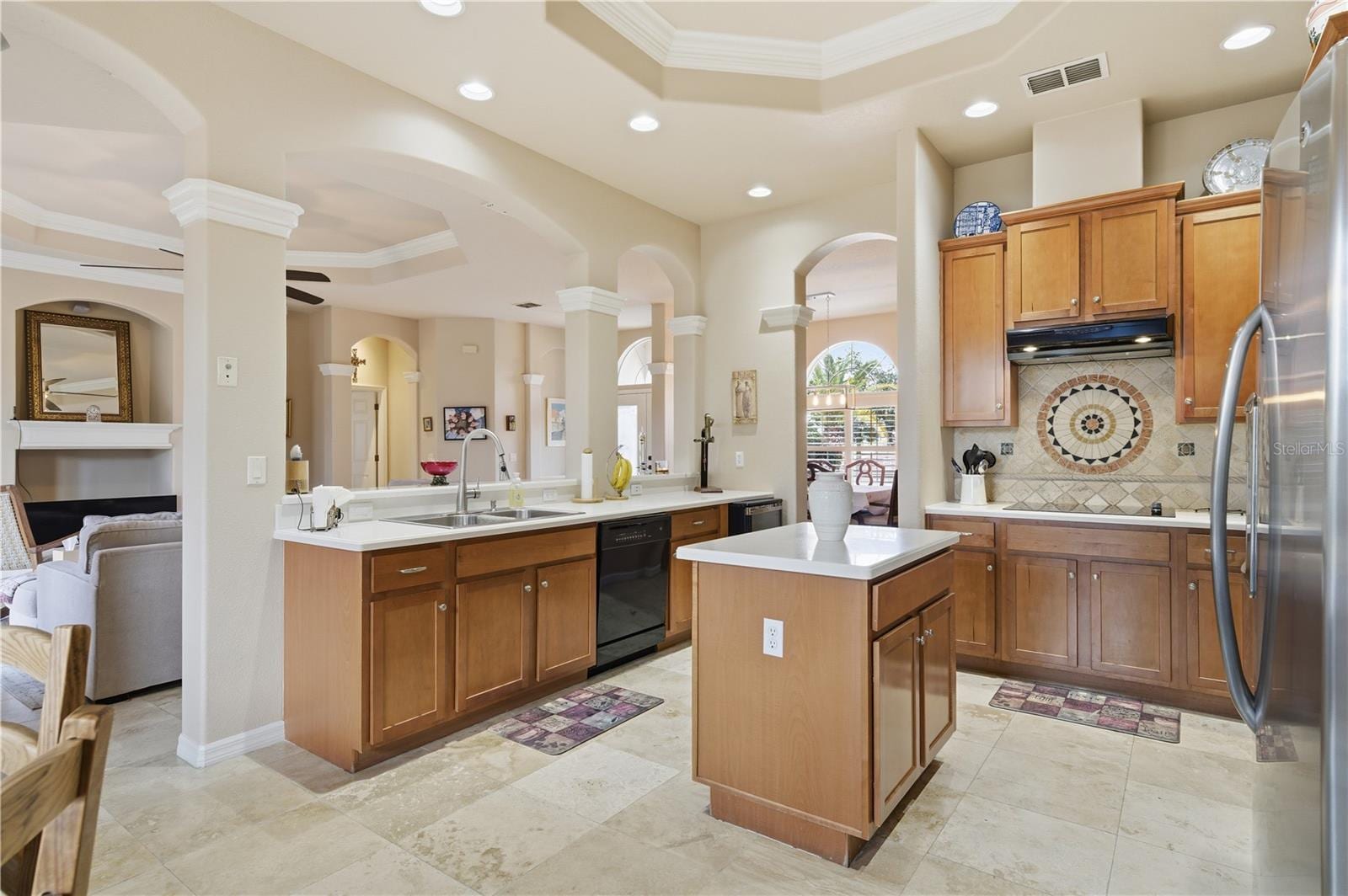 13642 Thoroughbred Dr photo 4