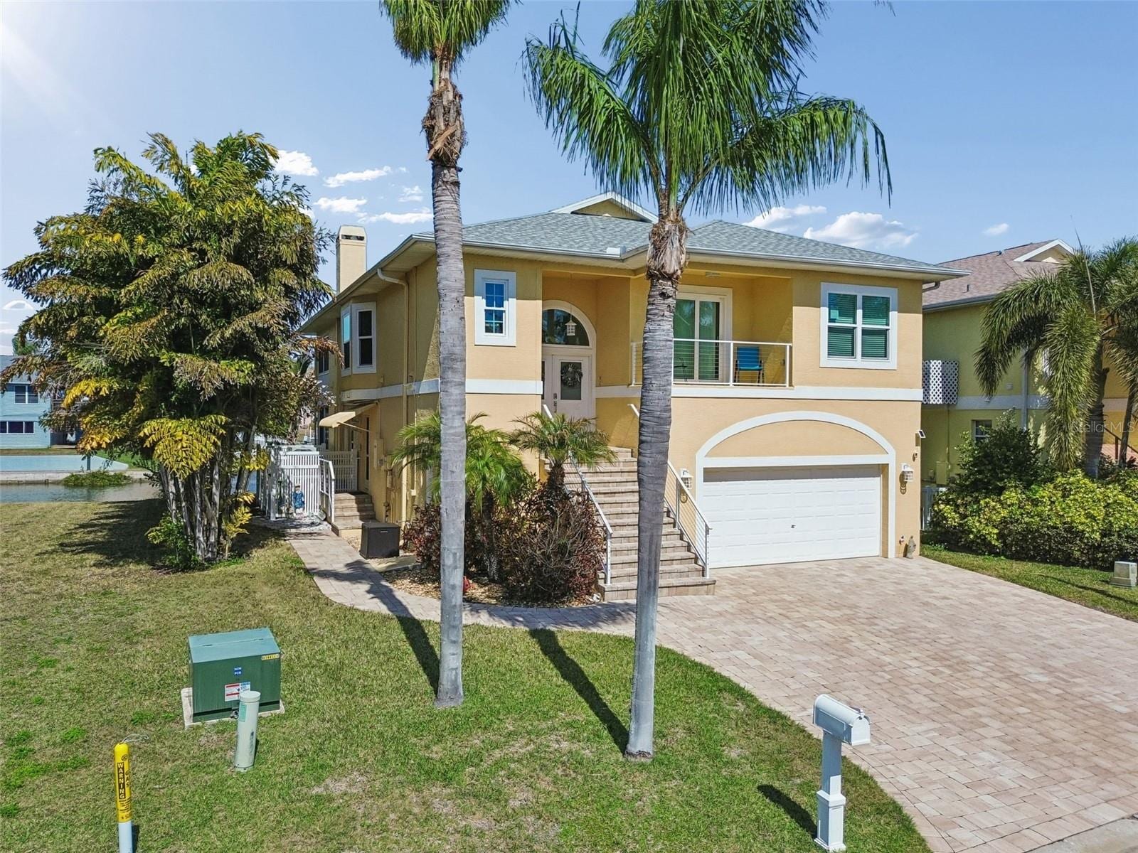 6170 Seaside Dr photo 2
