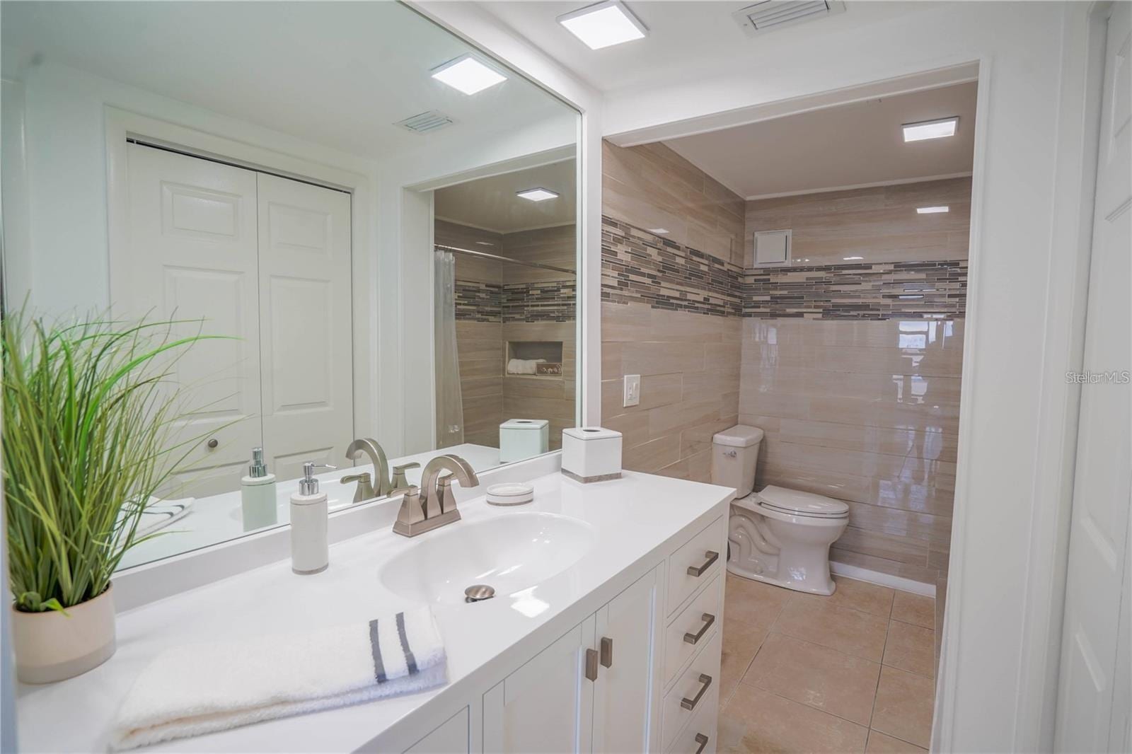 7100 Sunshine Skyway Ln S #201 photo 4