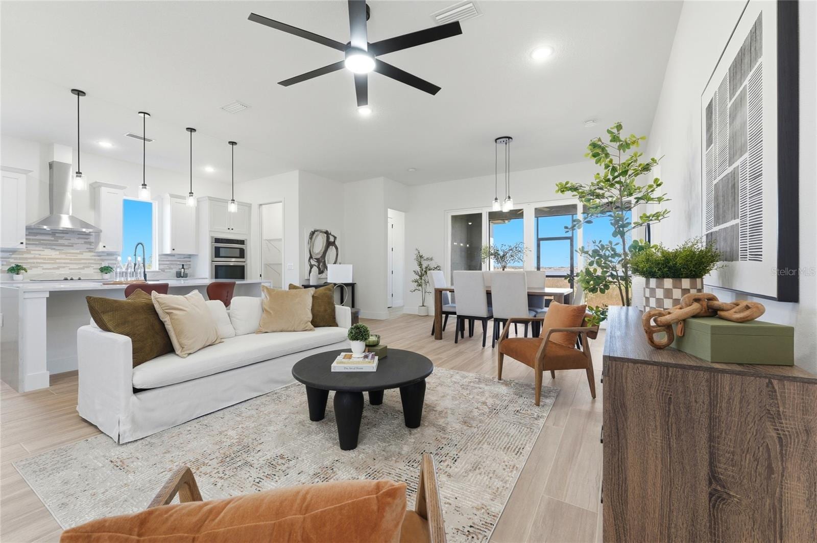 336 Caladium Ave photo 4