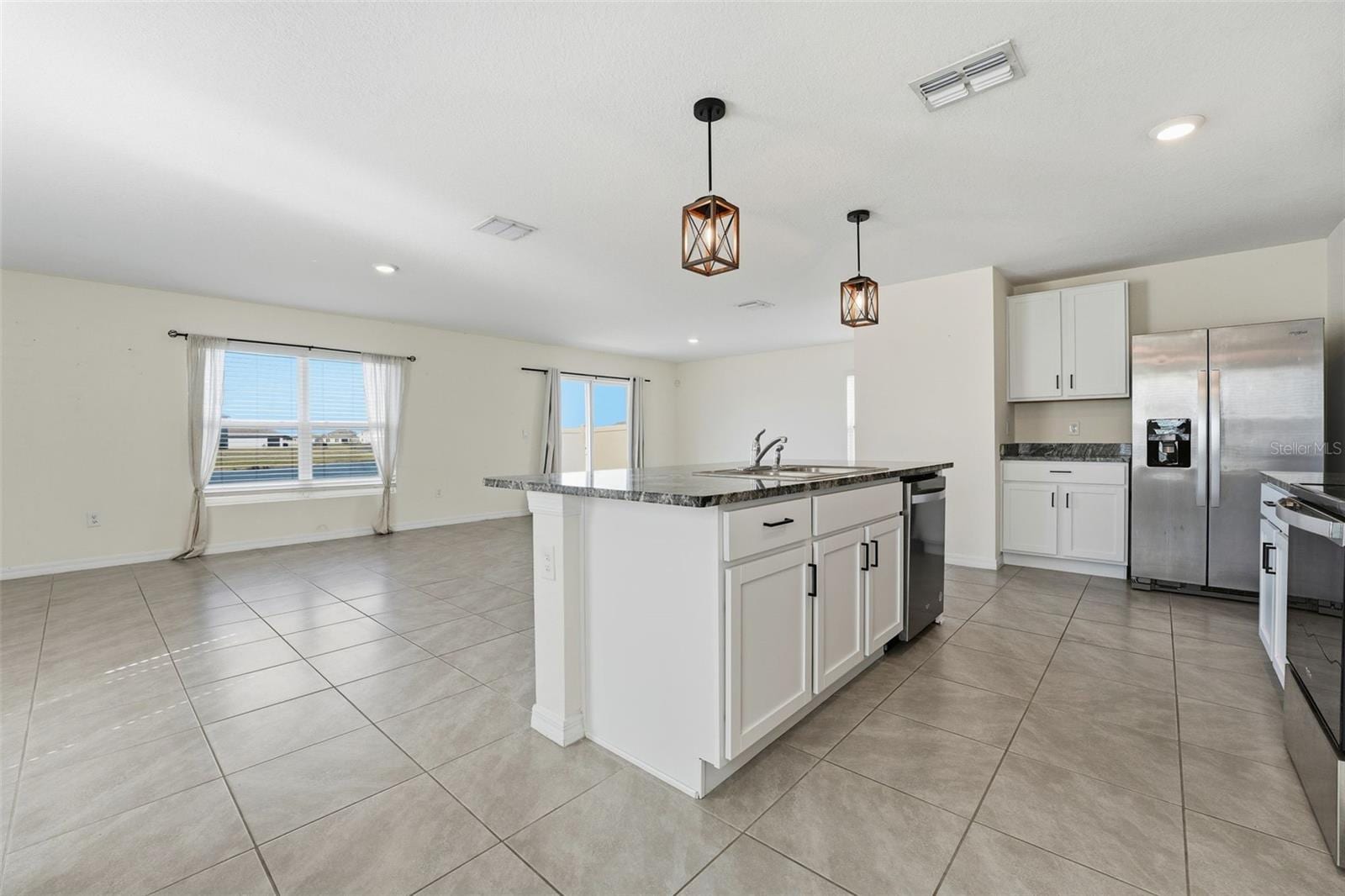 10215 Charlotte Dr photo 5