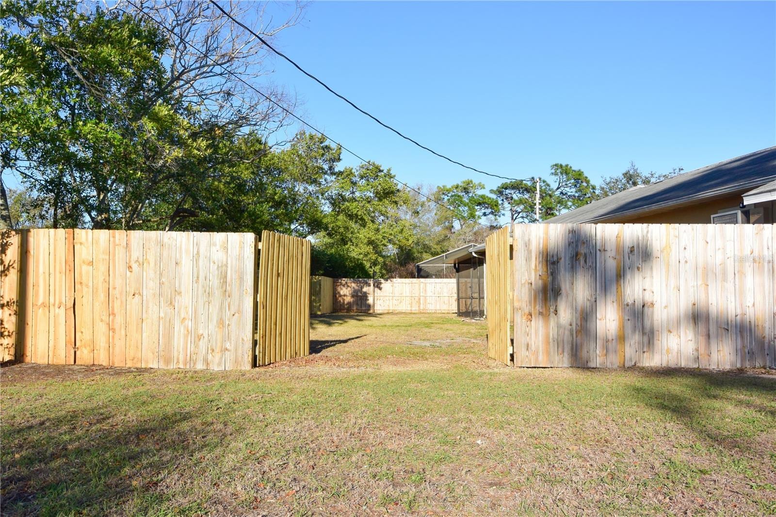 1382 Valiant Ave photo 3