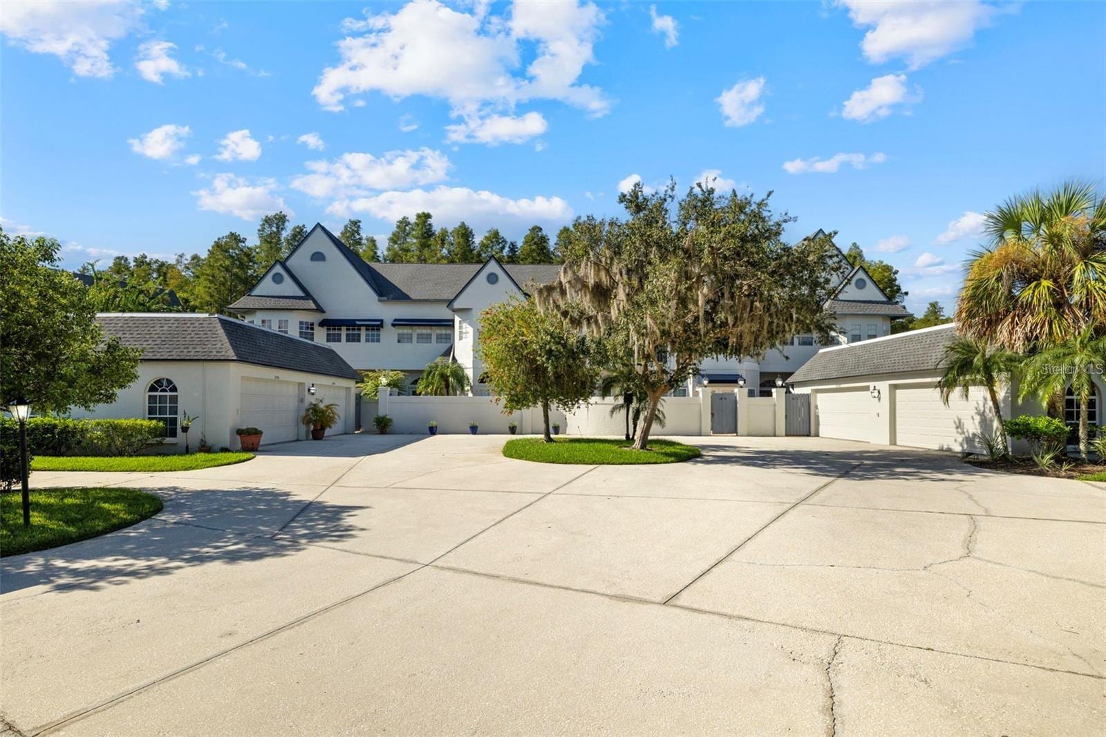 18756 Wimbledon Cir photo 5
