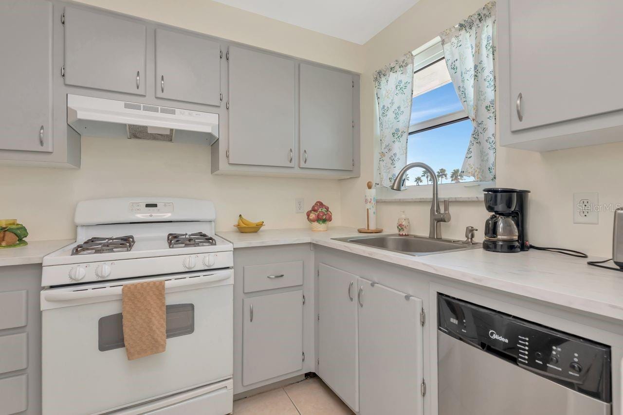 3128 59th St S #211 photo 4