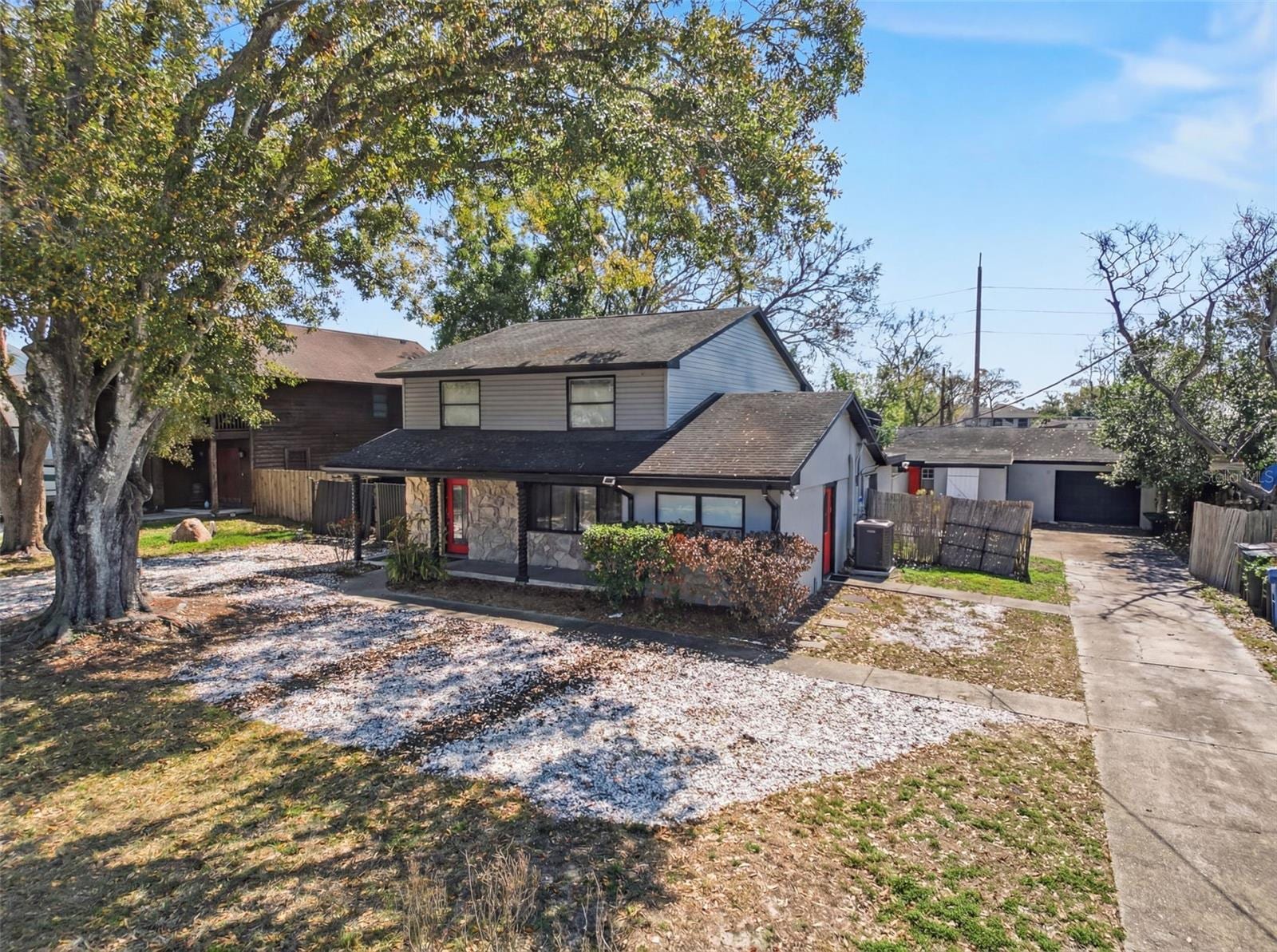 2206 Howard Ln photo 5