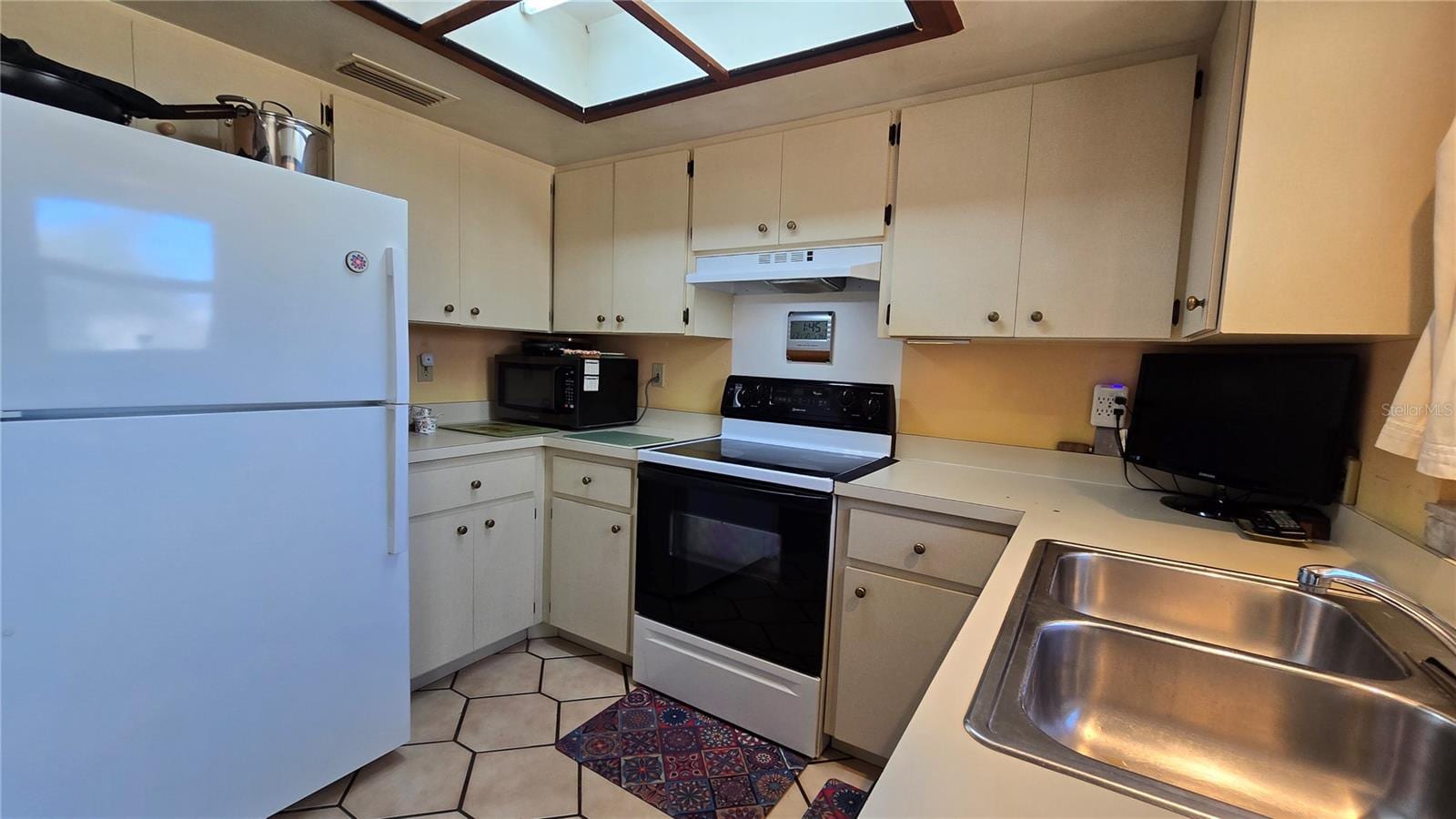 4628 Ashberry Dr photo 5