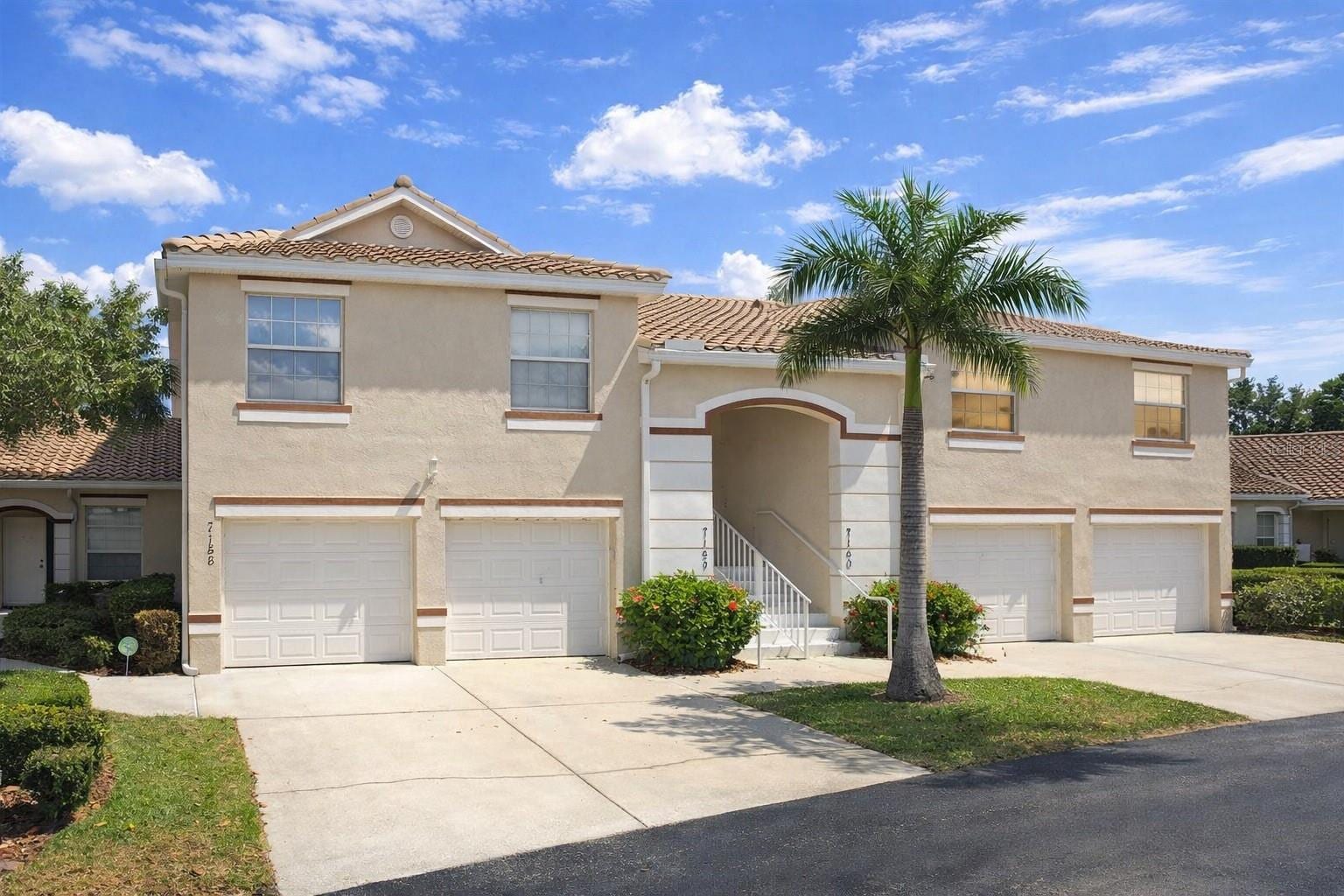 7158 Strand Cir photo 3