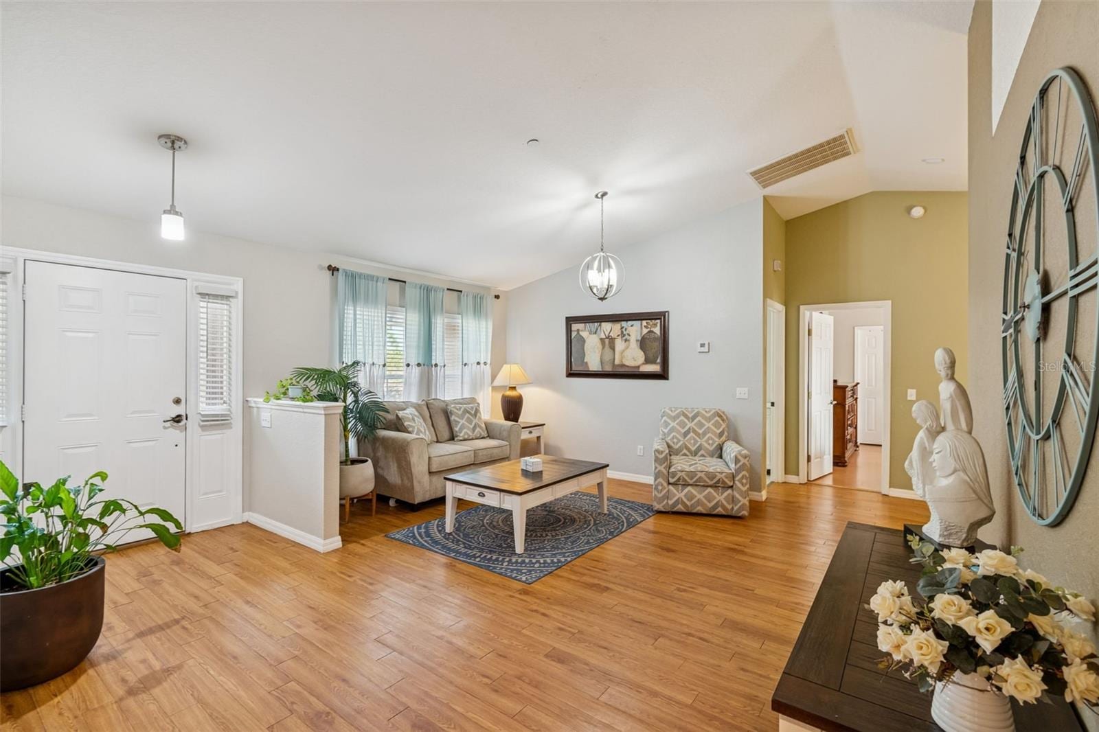 18030 Bayamon Ave photo 4