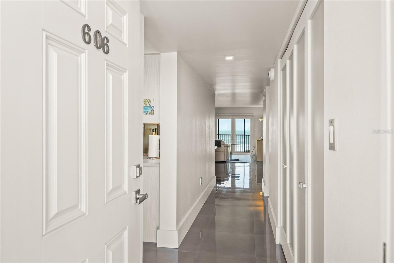420 Beach Rd #606 photo 4